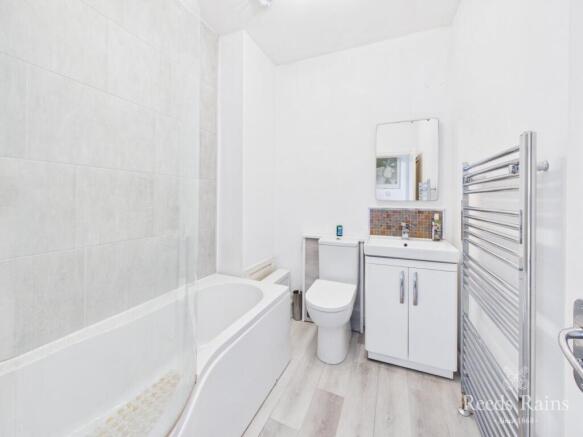 2 bed Apartment for sale Image 7