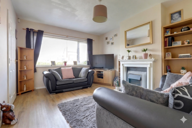 4 bed Semi-Detached for sale Image 4