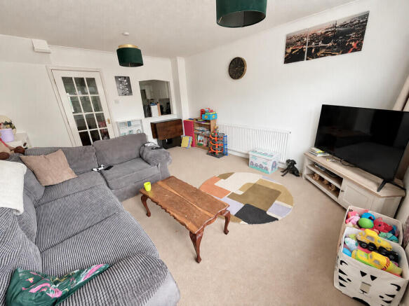 Cheylesmore Drive, Frimley, Camberley, Surrey photo 4