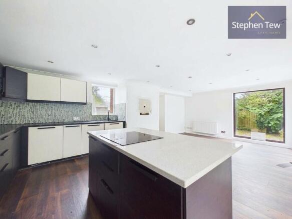 Open Plan Kitchen/Dining/Living Area