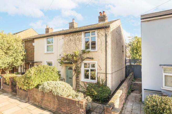 2-bed terraced on Linkfield Road, Isleworth, £575,000