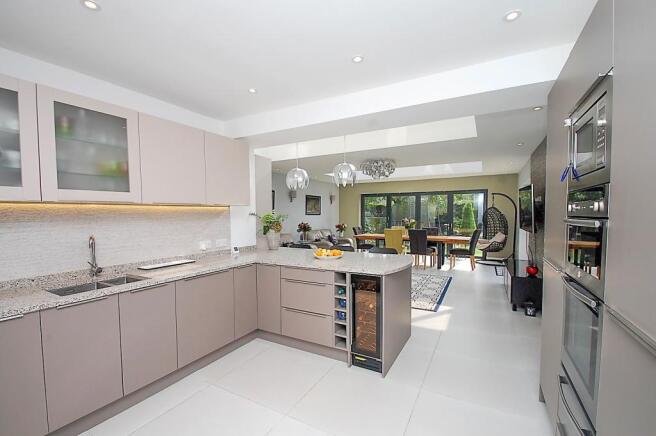 Kitchen / Breakfast 