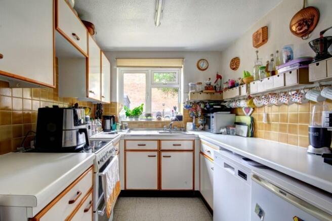 Kitchen 2.jpg