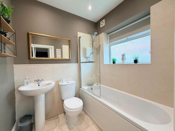 3 bed Semi-Detached for sale Image 8