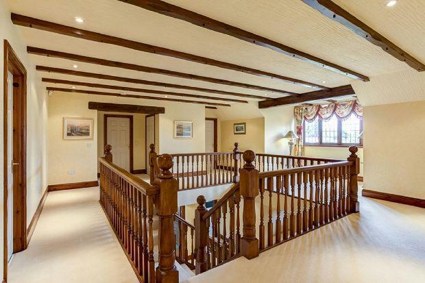 GALLERIED LANDING