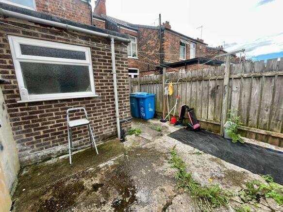 3 bed Terraced to rent Image 9