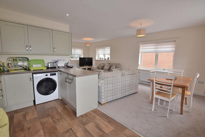 2 bed Semi-Detached for sale Image 5