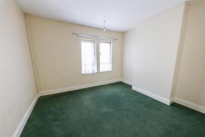 3 bed Terraced for sale Image 11