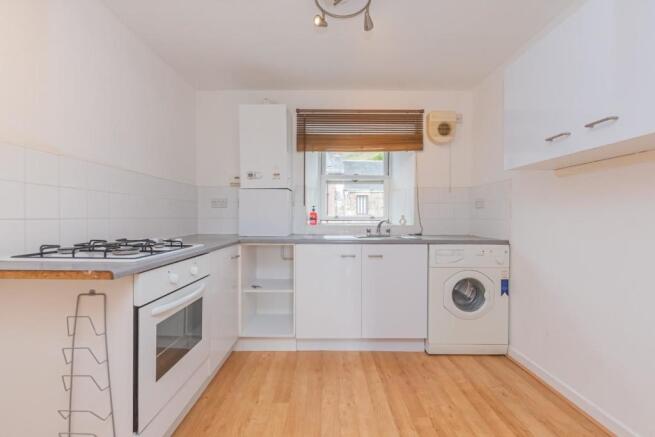 5. Kitchen (1).jpg