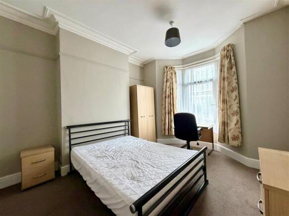 5 bed Terraced for sale Image 6