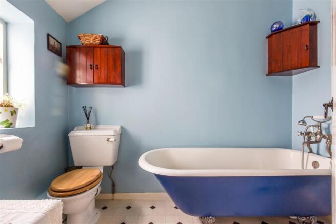 Bathroom.jpg