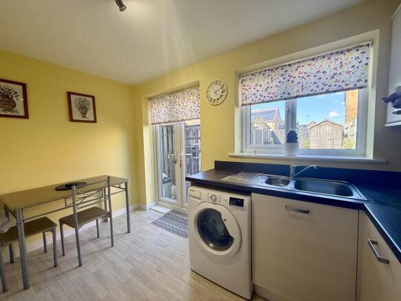 3 bed Town House for sale Image 7