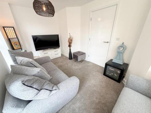 2 bed Town House for sale Image 10