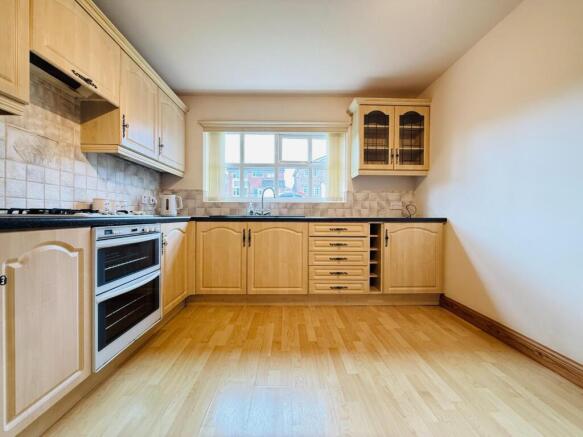 3 bed Detached Bungalow for sale Image 6