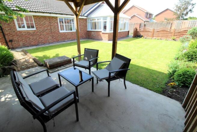 REAR/ SIDE GARDEN