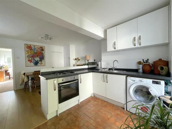 Kitchen (2).jpeg