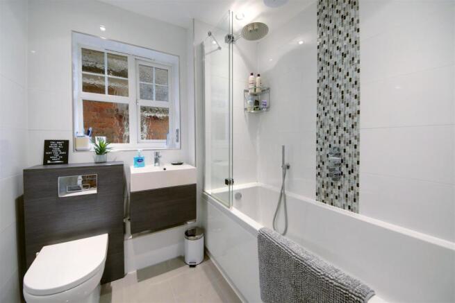 Family Bathroom.jpg