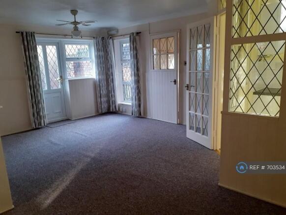 Large Sitting/Dining Room