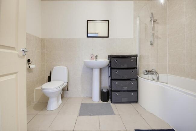 2 bed Apartment for sale Image 11