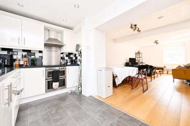 2 bed Terraced for sale Image 3
