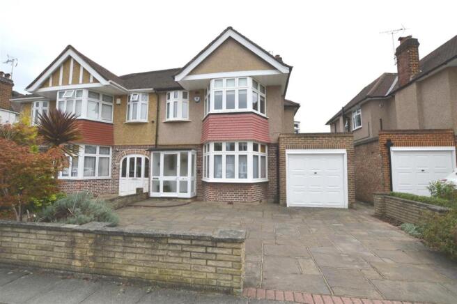 23 Bryanston Avenue front2.jpg