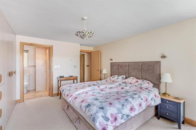 2 bed Apartment for sale Image 9