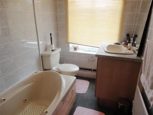 Family Bathroom/WC