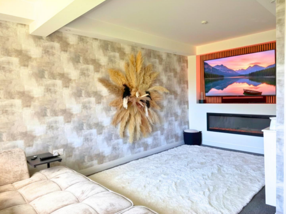 8 West View Lounge 2.png