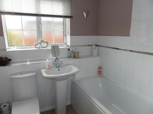 FAMILY BATHROOM