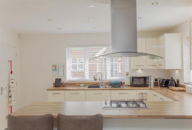 Kitchen/Dining Room