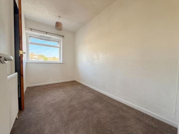3 bed Semi-Detached to rent Image 8