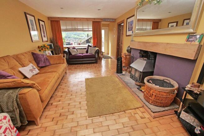 4 bed Semi-Detached for sale Image 7