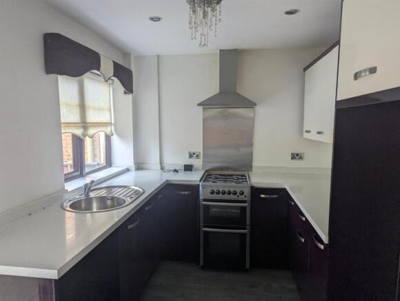 3 bed Terraced for sale Image 4
