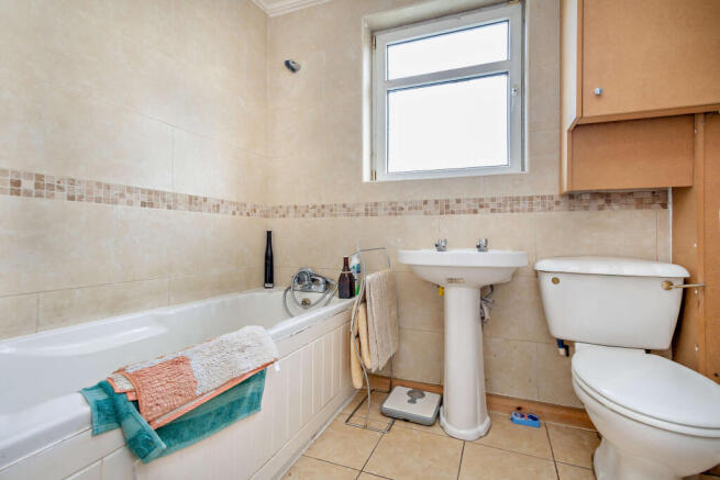 3 bed Terraced for sale Image 11