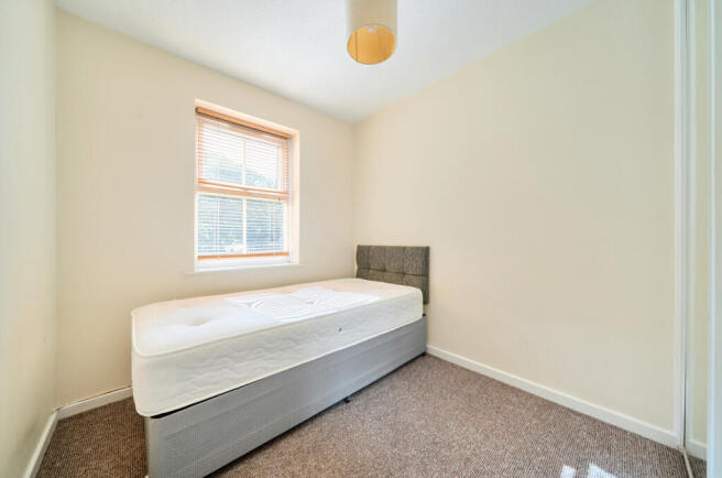 2 bed Flat for sale Image 11