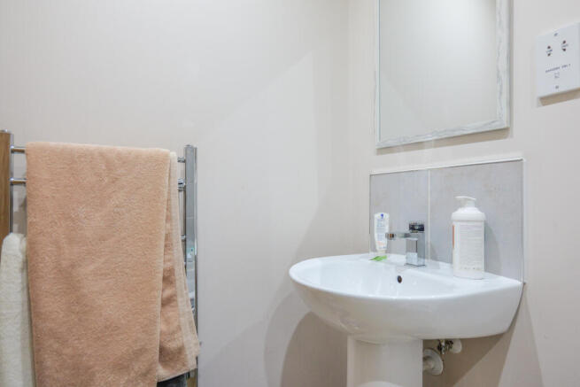 1 bed Flat for sale Image 6