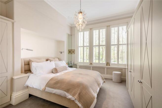 3 bed Flat for sale Image 8
