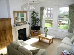 Bedroom/Dining Room