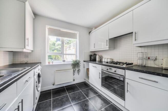 1298660-3-6836e0182881a