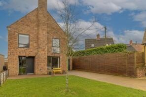 2, Somerbrook, Chippenham SN15 5BF