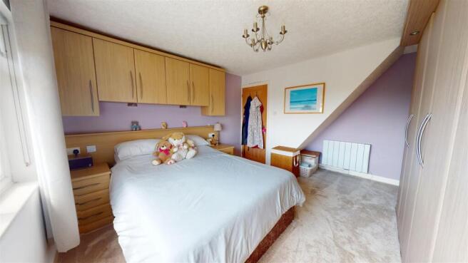 4 bed Semi-Detached for sale Image 10