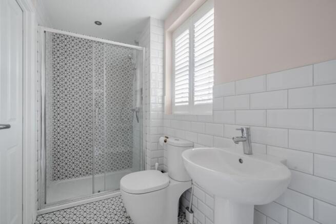 4 bed Detached for sale Image 11
