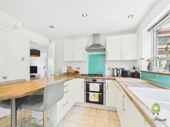 EweMove Estate Agents Basingstoke - Highwood Ridge