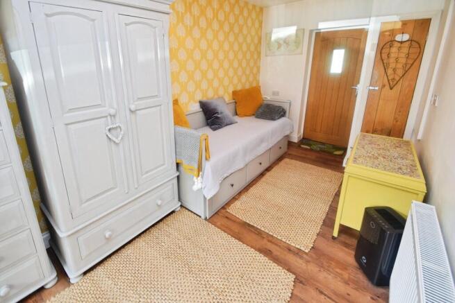 4 bed Terraced for sale Image 12
