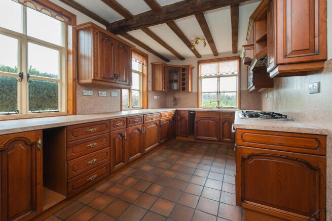 Kitchen T202106180826.jpg