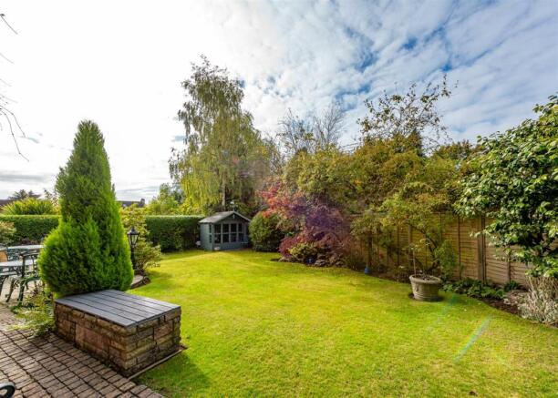 5 Springhill Park-gdn3.jpg
