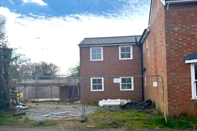 The Laurels, 4 Little Horwood Road, Great Horwood, Milton Keynes, MK17 0QE