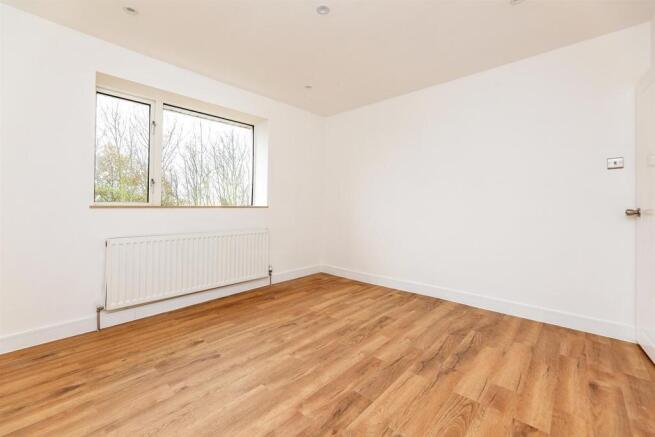 3 bed Semi-Detached for sale Image 8