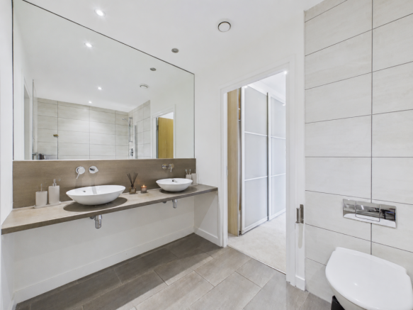 2 bed Apartment to rent Image 7