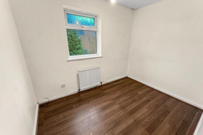 3 bed Terraced for sale Image 8